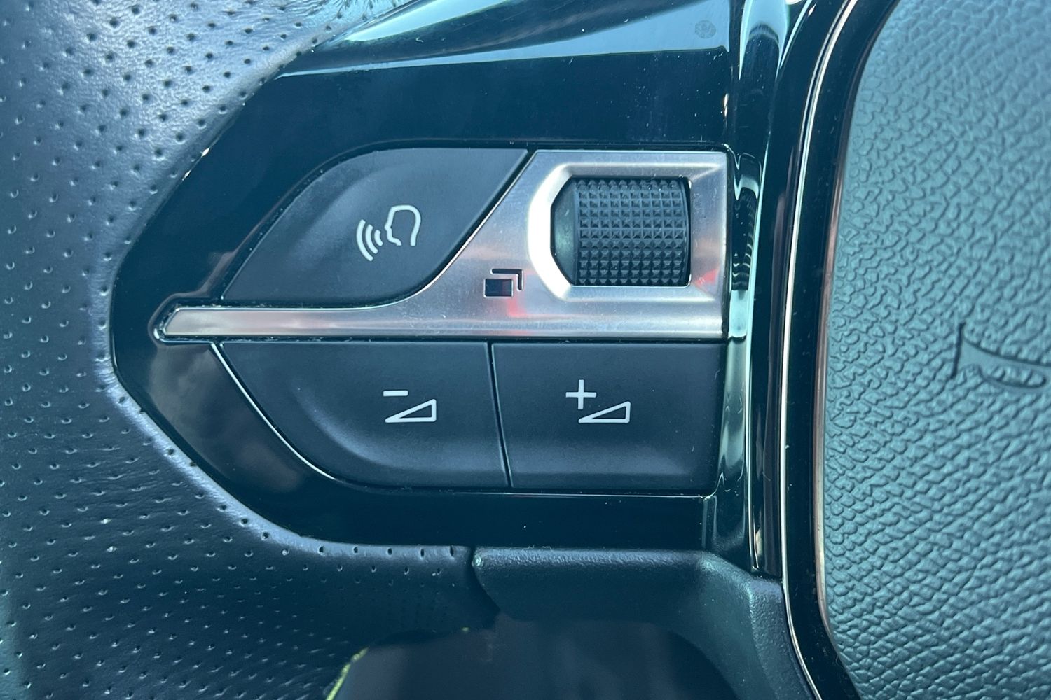 Used Peugeot 2008 2021 for sale - 77527412: Photo 13