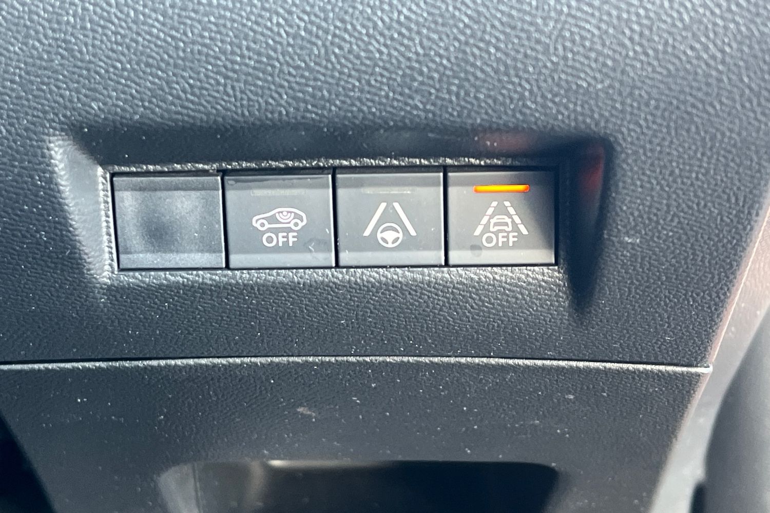 Used Peugeot 2008 2021 for sale - 77527412: Photo 17