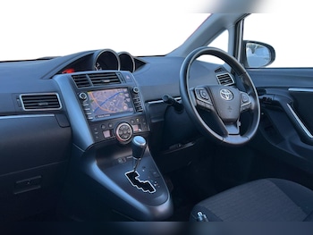 Used Toyota Verso 2018 for sale - 77527752: Photo