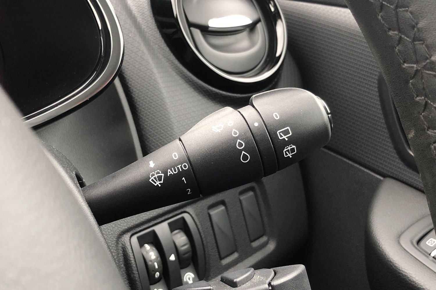 Used Renault Clio 2018 for sale - 75987635: Photo 11