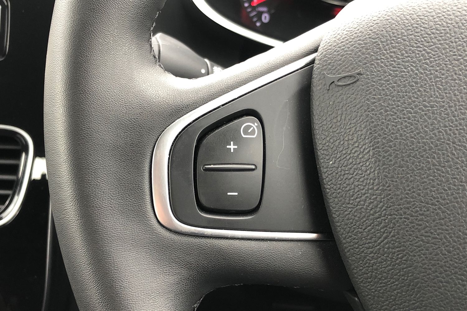 Used Renault Clio 2018 for sale - 75987635: Photo 9