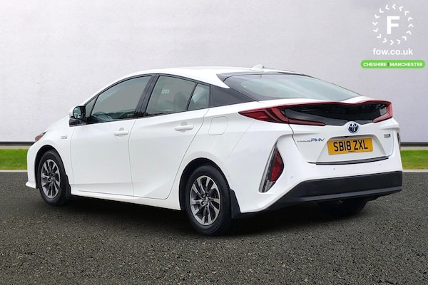 Used Toyota Prius 2018 for sale - 76220304: Photo 2