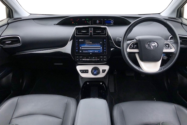 Used Toyota Prius 2018 for sale - 76220304: Photo 3