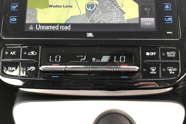 Used Toyota Prius 2018 for sale - 76220304: Photo 9