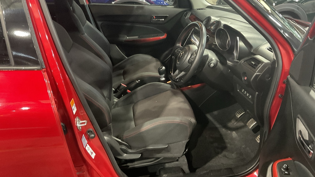 Used Suzuki Swift 2018 for sale - 76662216: Photo 3