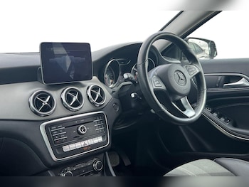 Used Mercedes-Benz GLA 2019 for sale - 78897390: Photo