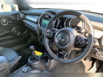 Used MINI Hatch 2019 for sale - 78453776: Photo