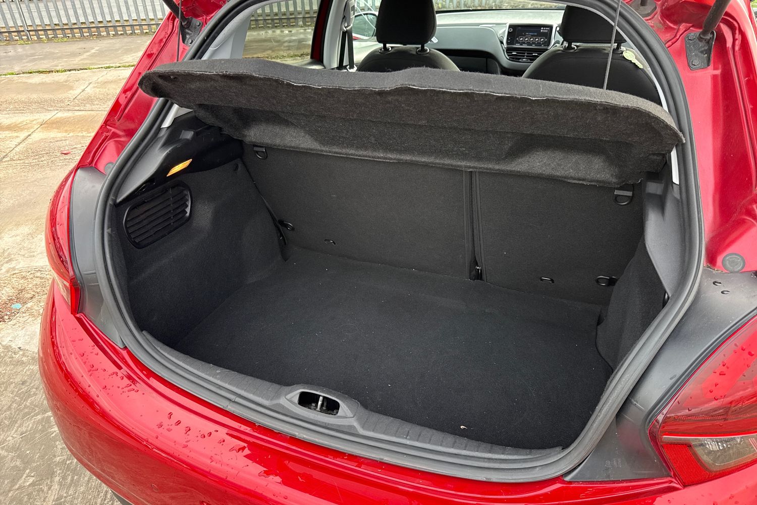 Used Peugeot 208 2018 for sale - 76133702: Photo 15