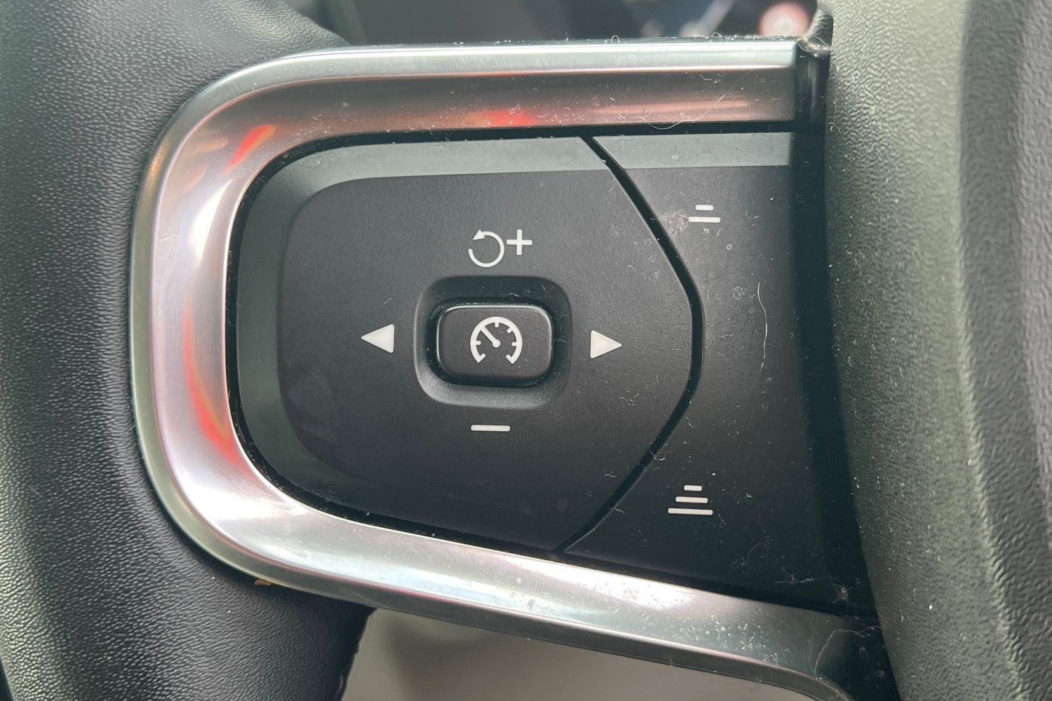 Used Volvo XC40 2022 for sale - 77759850: Photo 10