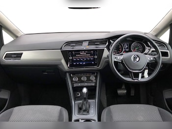 Used Volkswagen Touran 2021 for sale - 77194945: Photo