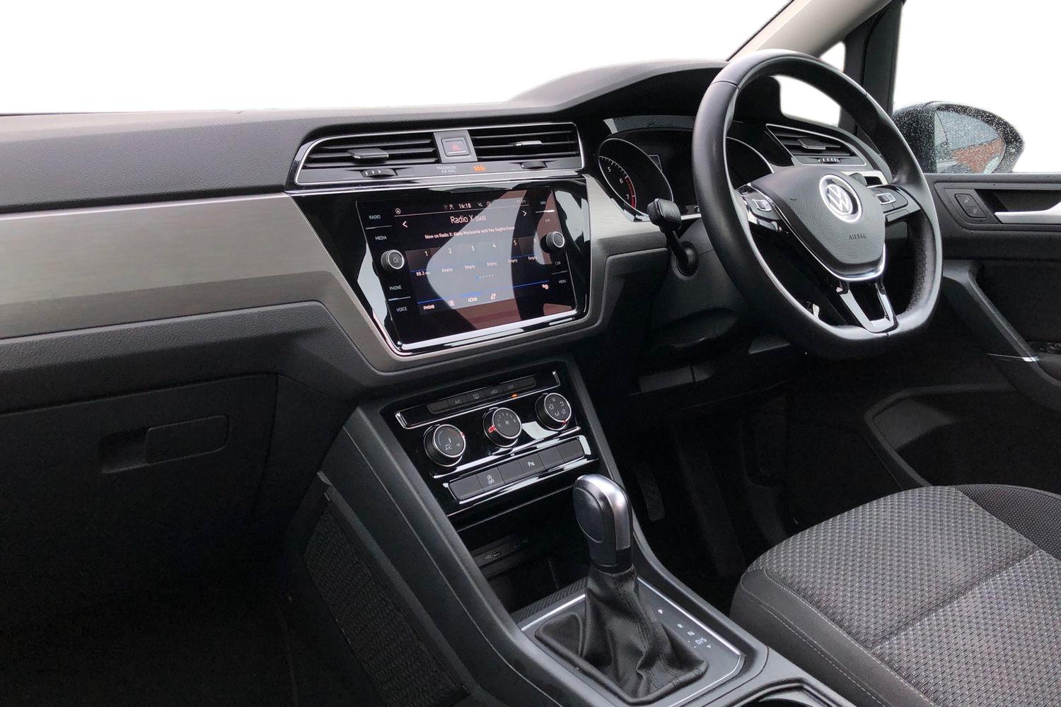 Used Volkswagen Touran 2021 for sale - 77194945: Photo 4