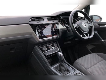 Used Volkswagen Touran 2021 for sale - 77194945: Photo