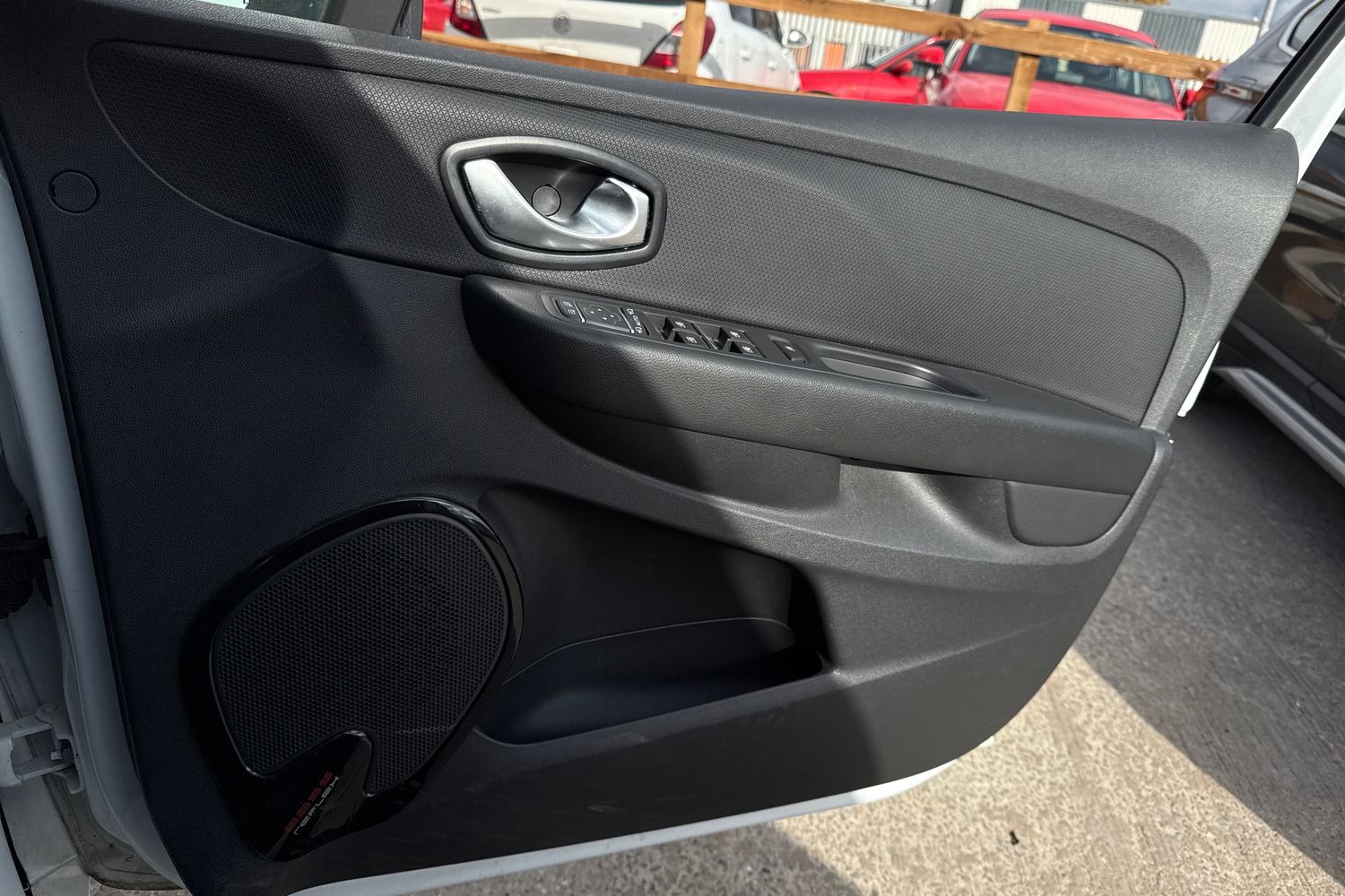 Used Renault Clio 2017 for sale - 76346414: Photo 12