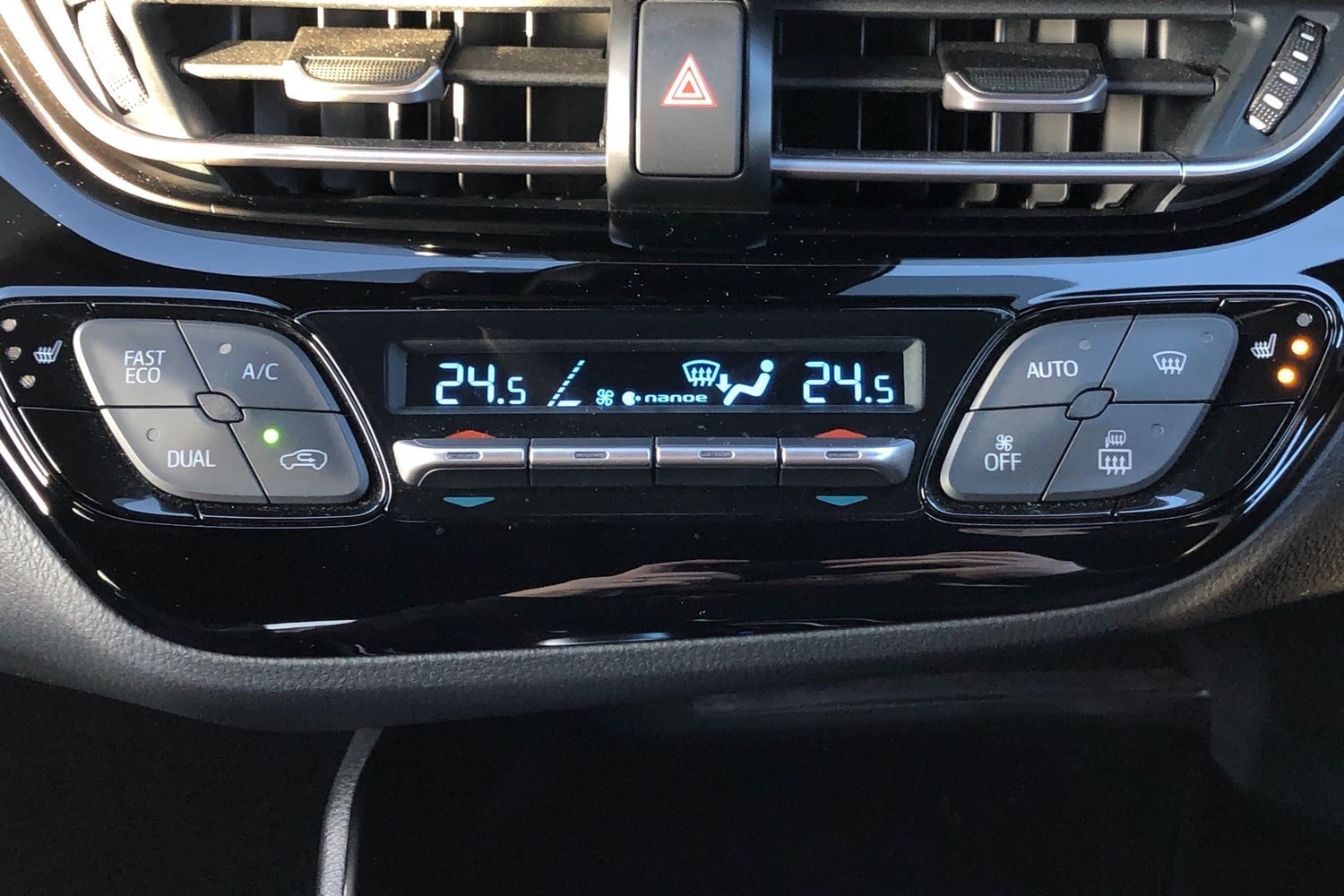 Used Toyota C-HR 2023 for sale - 77759840: Photo 12