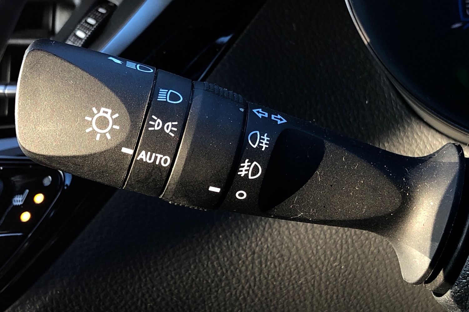 Used Toyota C-HR 2023 for sale - 77759840: Photo 7