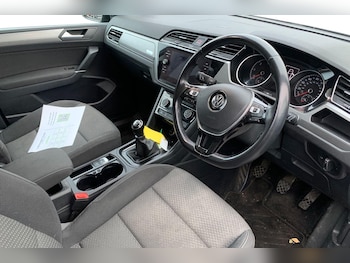 Used Volkswagen Touran 2018 for sale - 76949586: Photo