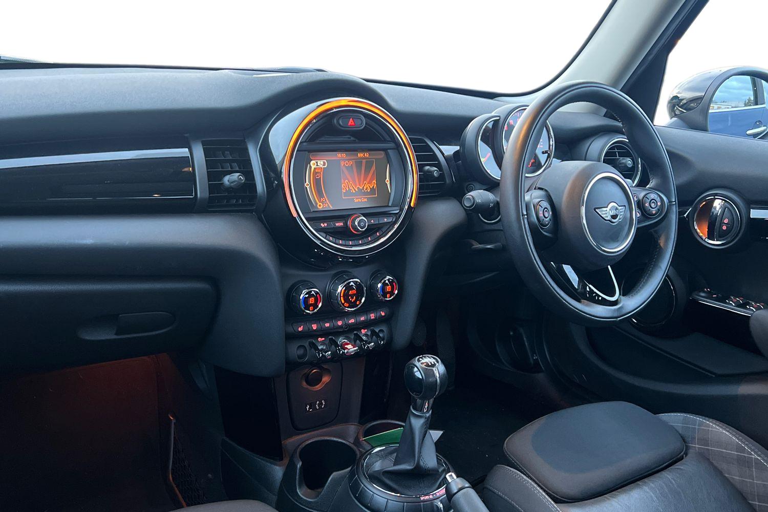 Used MINI Hatch 2017 for sale - 76541055: Photo 4