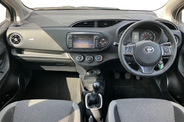 Used Toyota Yaris 2019 for sale - 75418298: Photo 3