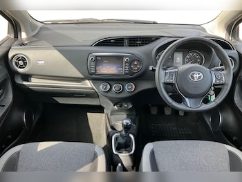 Used Toyota Yaris 2019 for sale - 75418298: Photo