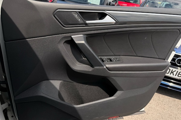 Used Volkswagen Tiguan 2018 for sale - 76257050: Photo 12