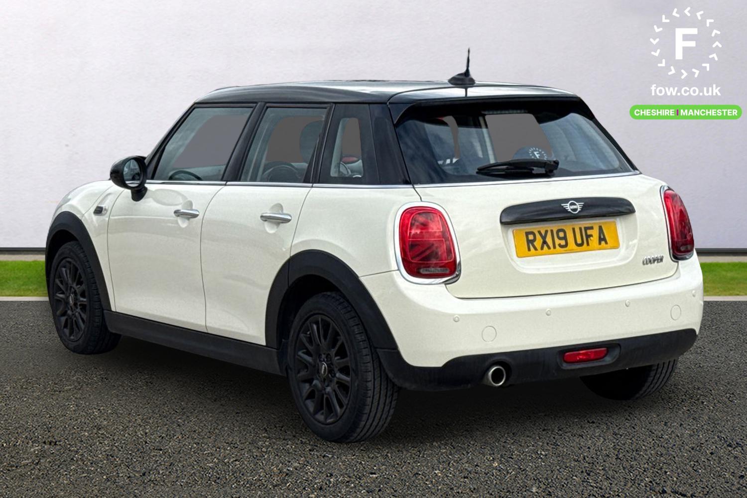 Used MINI Hatch 2019 for sale - 76264165: Photo 2