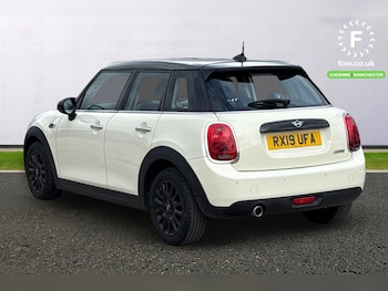 Used MINI Hatch 2019 for sale - 76264165: Photo