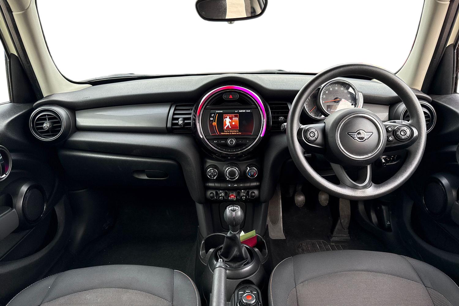 Used MINI Hatch 2019 for sale - 76264165: Photo 3