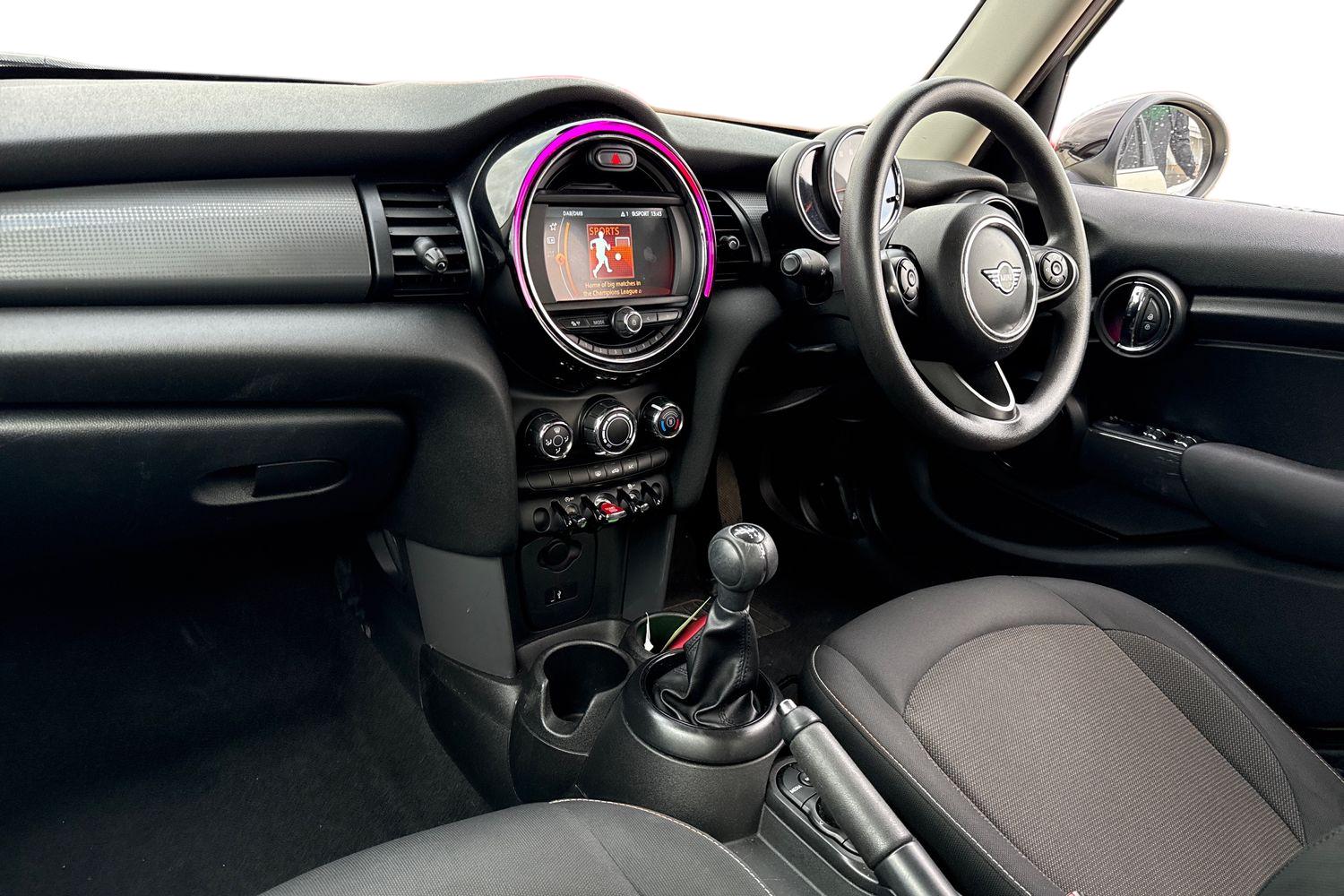 Used MINI Hatch 2019 for sale - 76264165: Photo 4