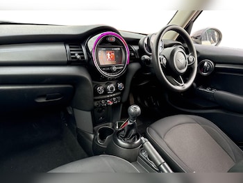 Used MINI Hatch 2019 for sale - 76264165: Photo