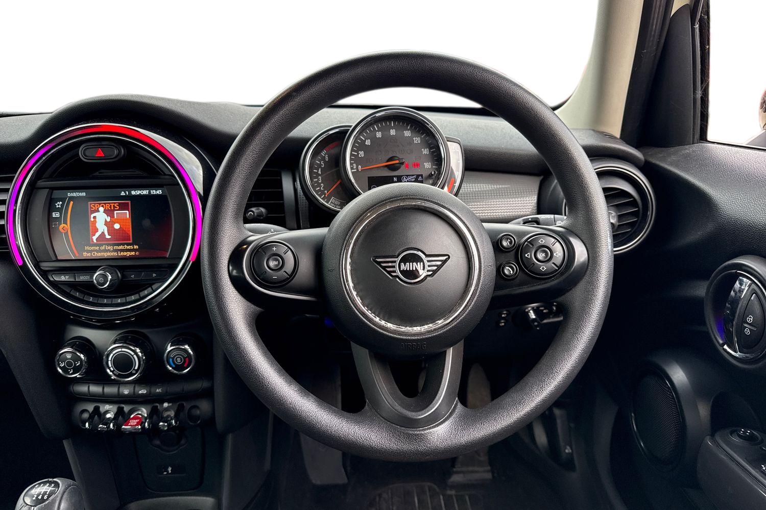 Used MINI Hatch 2019 for sale - 76264165: Photo 5