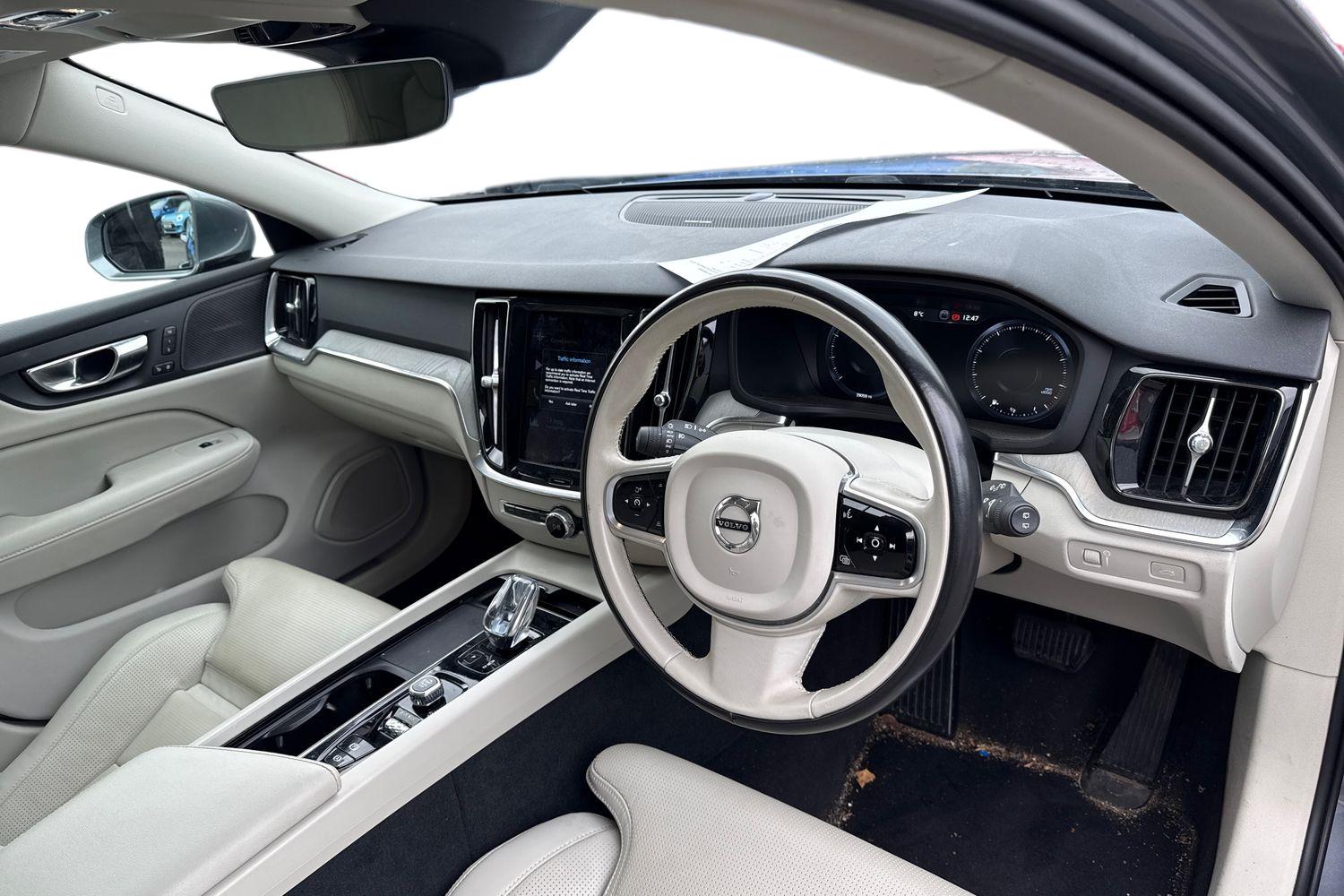 Used Volvo V60 2021 for sale - 77348529: Photo 3