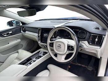 Used Volvo V60 2021 for sale - 77348529: Photo