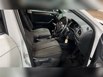 Used Volkswagen T-Roc 2021 for sale - 76364562: Photo