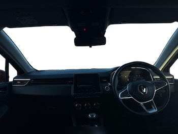 Used Renault Clio 2020 for sale - 76896241: Photo