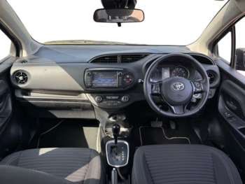 Used Toyota Yaris 2018 for sale - 74658666: Photo