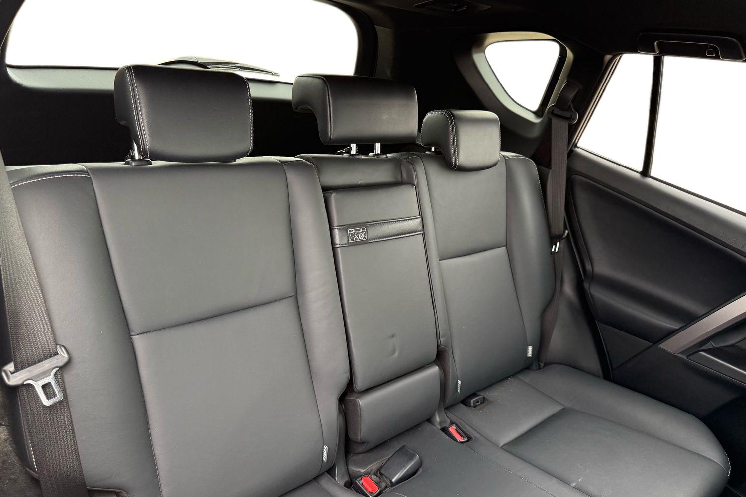 Used Toyota RAV4 2017 for sale - 76158080: Photo 14