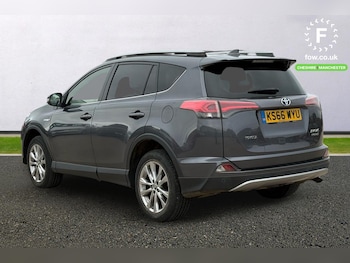 Used Toyota RAV4 2017 for sale - 76158080: Photo 2