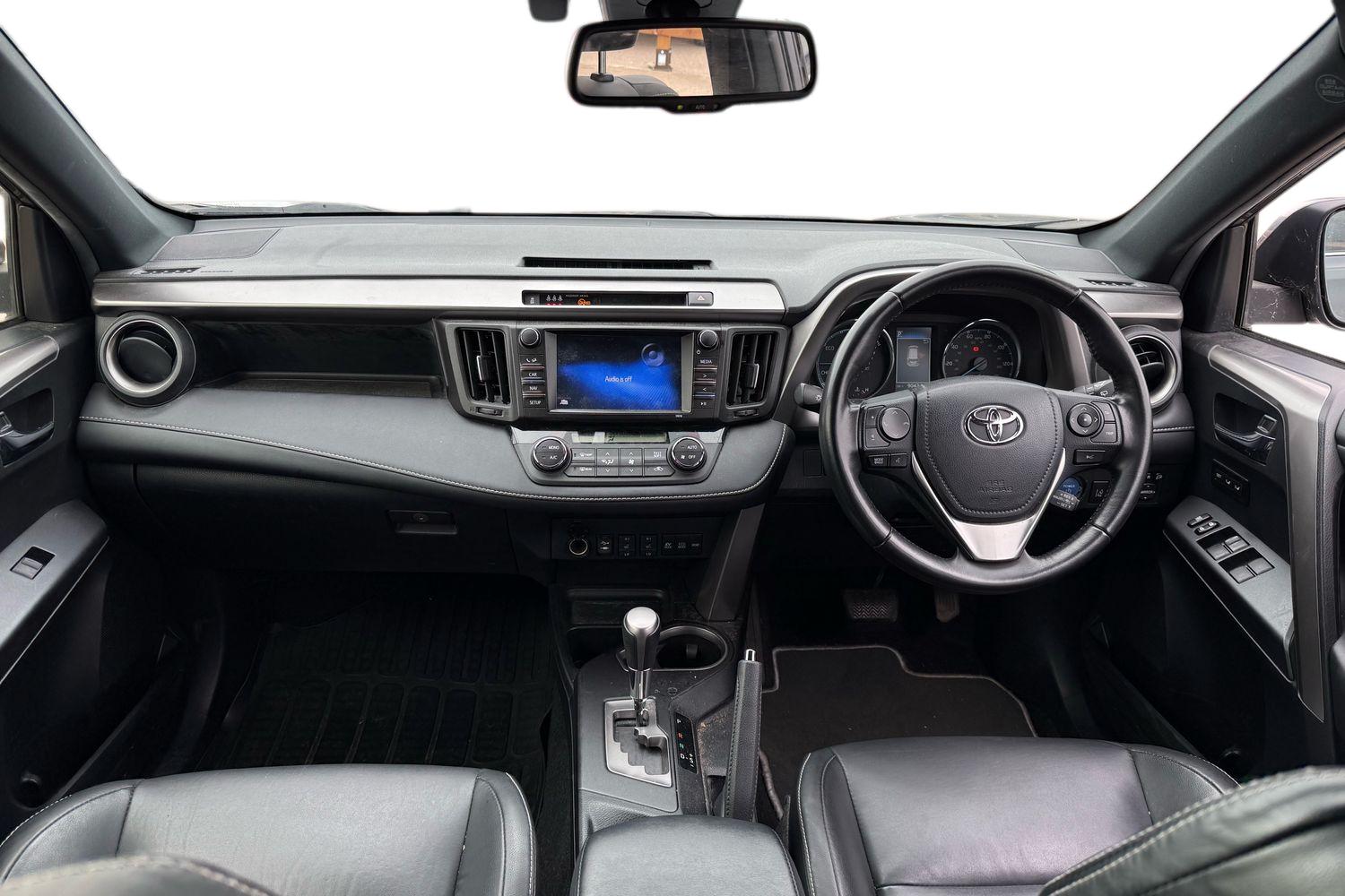 Used Toyota RAV4 2017 for sale - 76158080: Photo 3