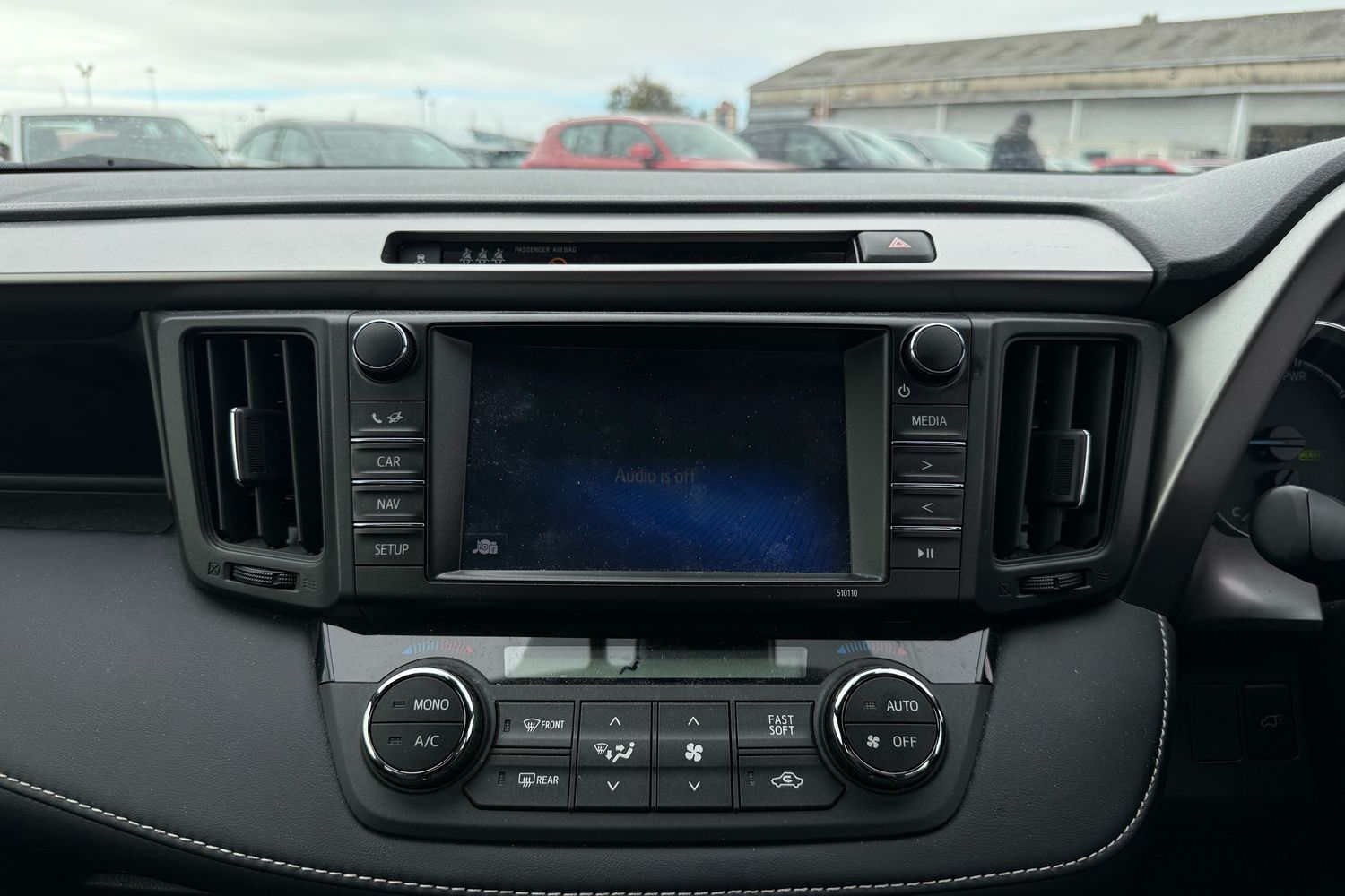Used Toyota RAV4 2017 for sale - 76158080: Photo 6