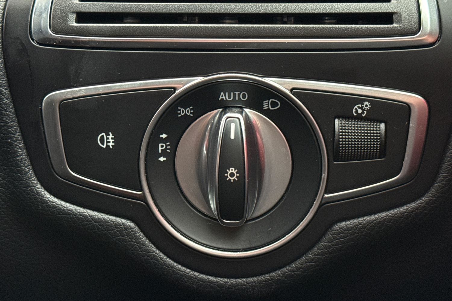 Used Mercedes-Benz C Class 2019 for sale - 77834948: Photo 18