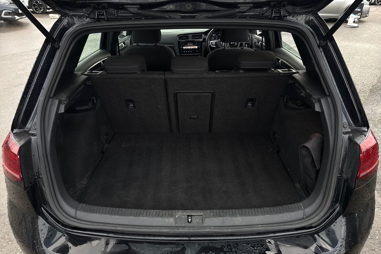 Used Volkswagen Golf 2018 for sale - 77095854: Photo 15