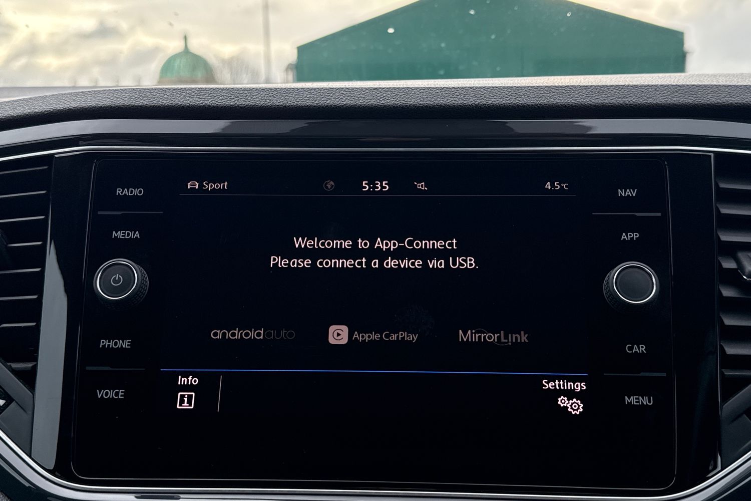 Used Volkswagen T-Roc 2019 for sale - 76985307: Photo 10