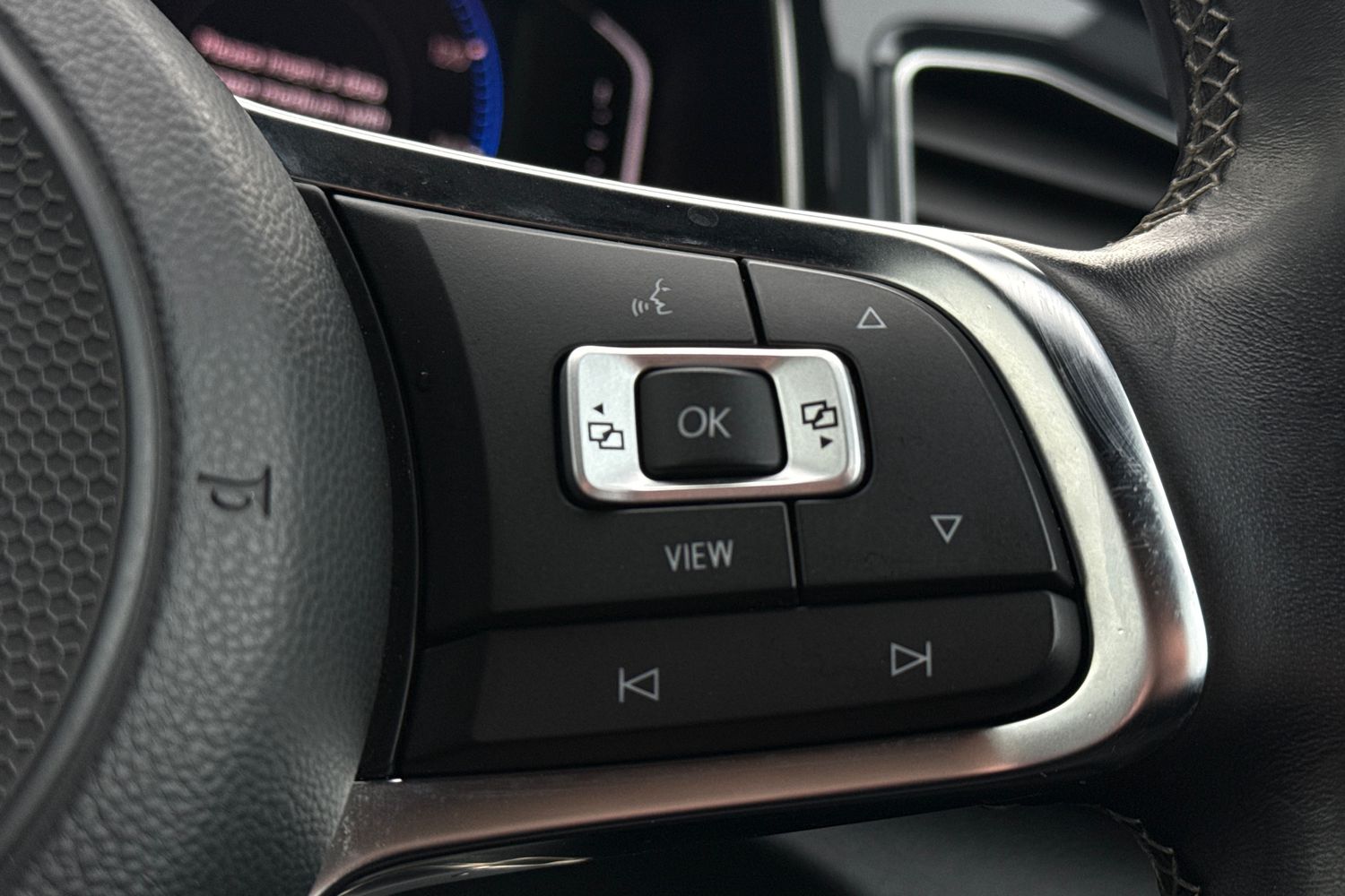 Used Volkswagen T-Roc 2019 for sale - 76985307: Photo 12