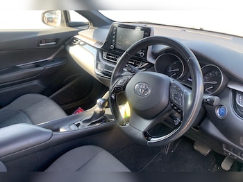 Used Toyota C-HR 2020 for sale - 78615988: Photo