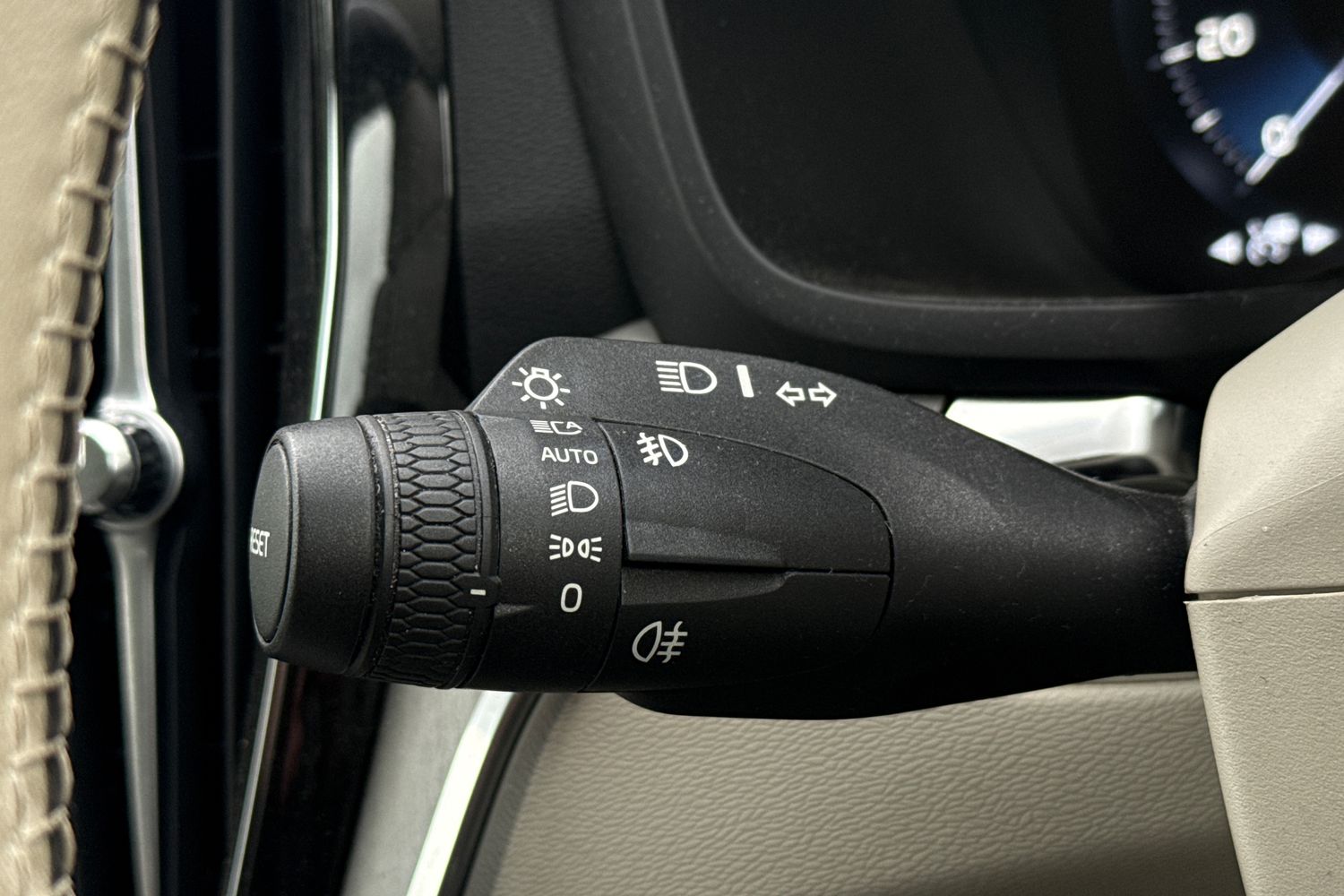 Used Volvo V60 2021 for sale - 77527775: Photo 11