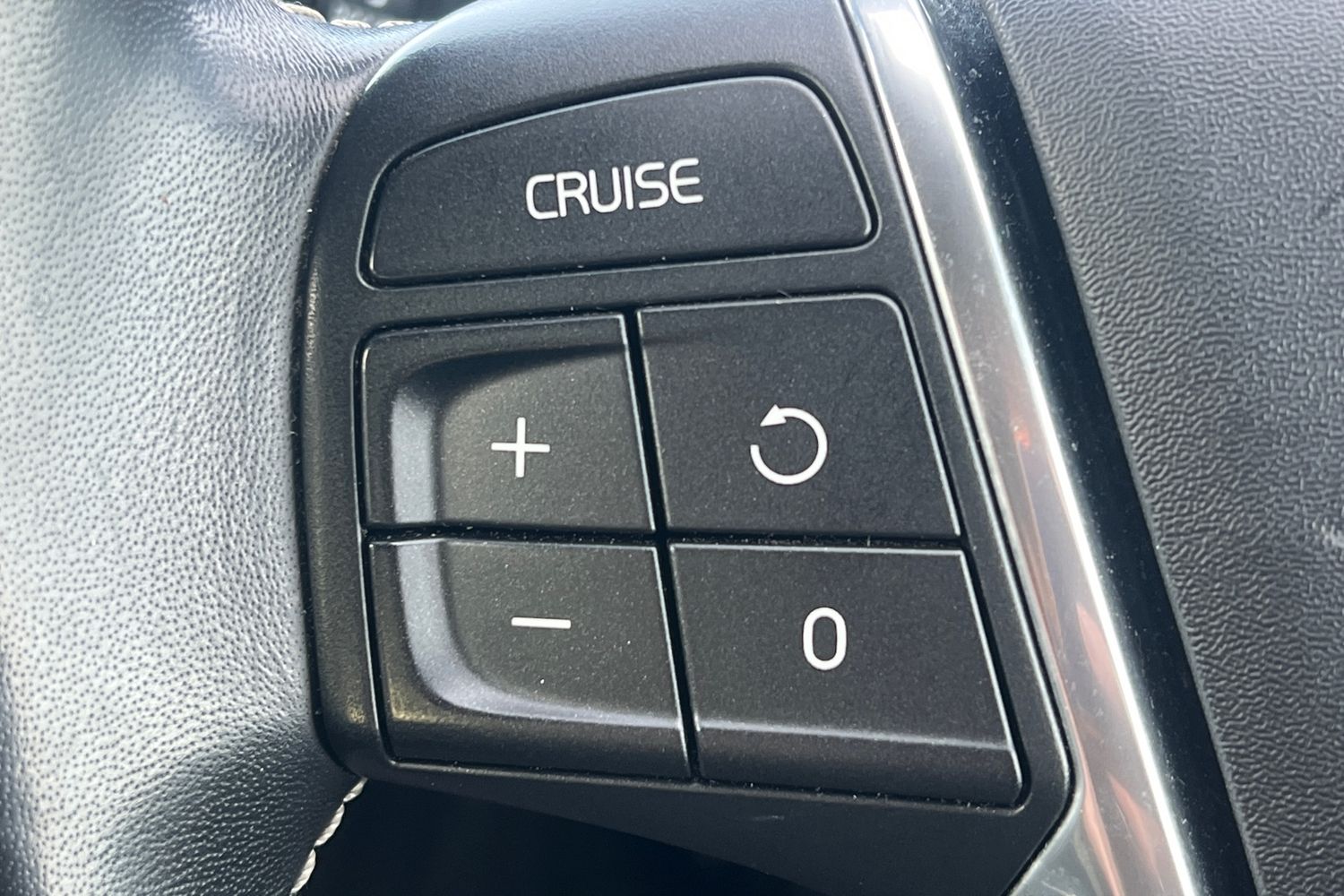 Used Volvo XC60 2017 for sale - 76697496: Photo 12