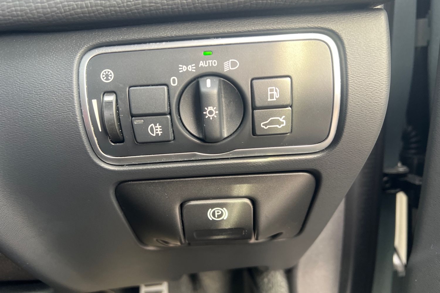 Used Volvo XC60 2017 for sale - 76697496: Photo 17