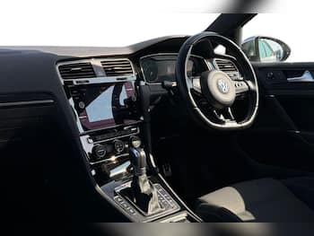 Used Volkswagen Golf 2017 for sale - 79217620: Photo