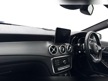 Used Mercedes-Benz GLA 2019 for sale - 77654274: Photo