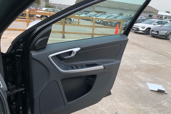 Used Volvo XC60 2017 for sale - 76253280: Photo 11
